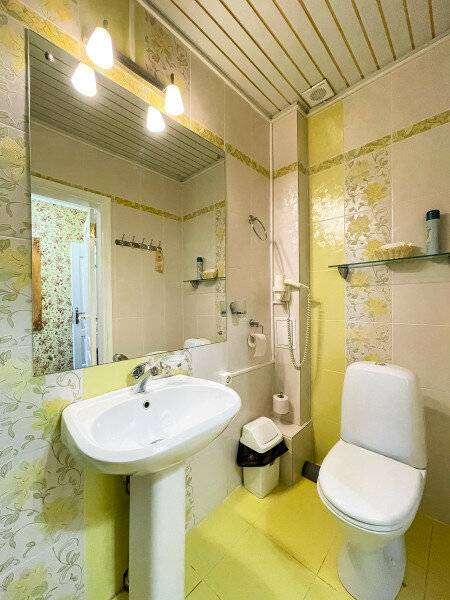 Фотографии номера Двухместный номер (двухкомнатный) 4 в Гостинице Юрьево Подворье Вельск