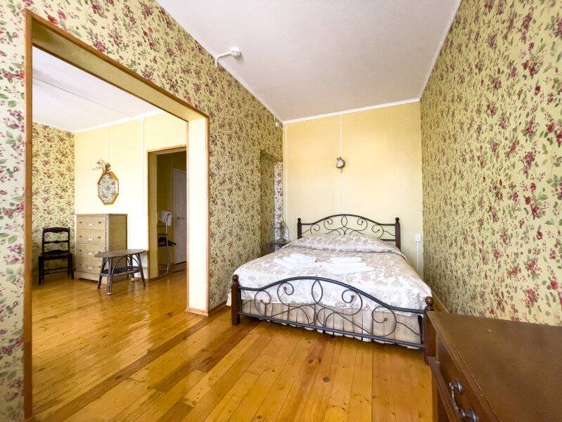 Фотографии номера Двухместный номер (двухкомнатный) 4 в Гостинице Юрьево Подворье Вельск